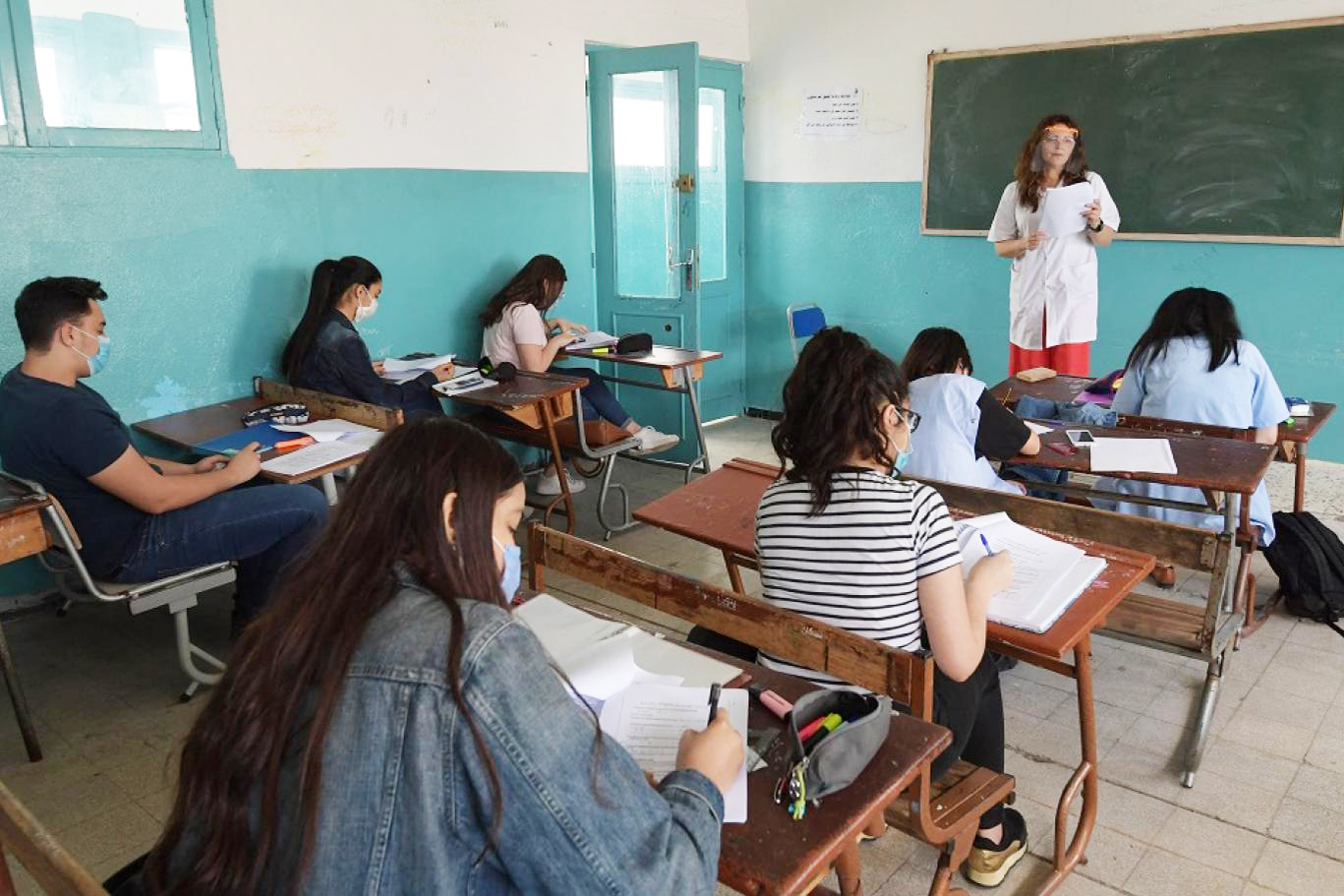 بسبب ضغط الامتحانات..  أولياء "يزجّون" بأبنائهم في عيادات الطب النفسي